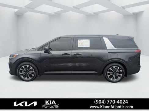 Used 2024 Kia Carnival EX FWD image 6