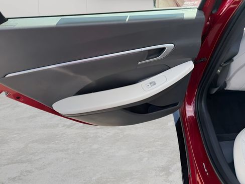 Used 2025 Hyundai Sonata SEL FWD image 13