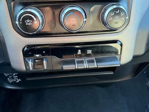Used 2024 RAM 2500 Big Horn AWD/4WD image 26