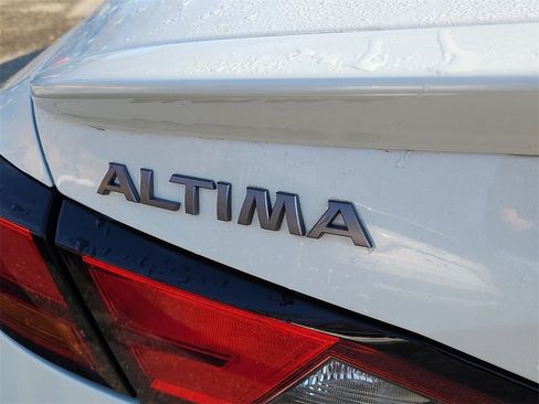 Certified 2023 Nissan Altima 2.5 SR w/ SR Premium Package image 32