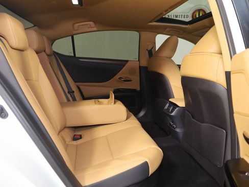 Used 2025 Lexus ES 300h F Sport w/ Accessory Package (Z1) image 14