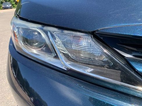 Used 2019 Toyota Camry LE image 11