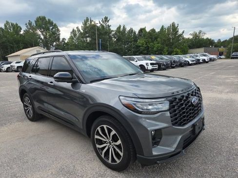 Used 2025 Ford Explorer ST-Line AWD/4WD image 7