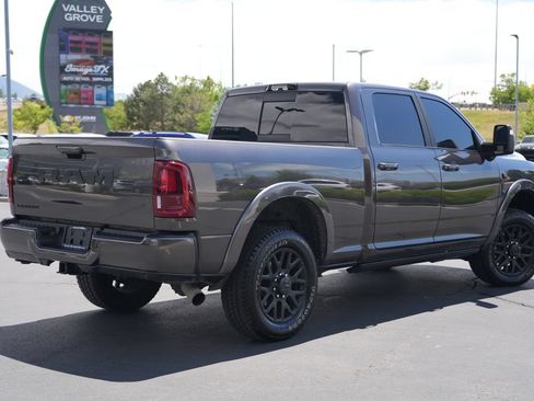 Used 2025 RAM 2500 Limited AWD/4WD image 9