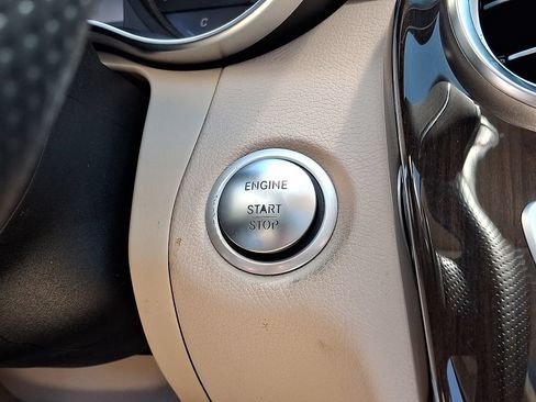 Certified 2018 Mercedes-Benz C 300 4MATIC Sedan image 24