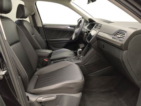 Used 2022 Volkswagen Tiguan SE image 21