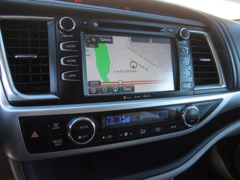 Used 2018 Toyota Highlander AWD V6 image 20