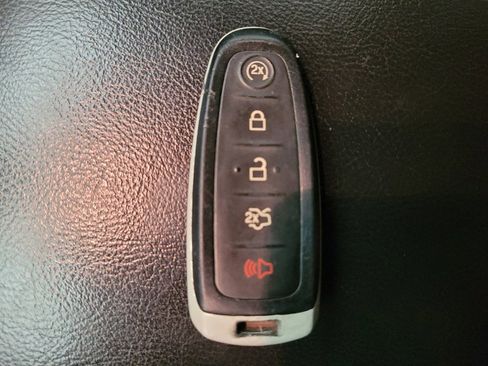 Used 2013 Ford Edge Sport w/ Driver Entry Pkg image 32