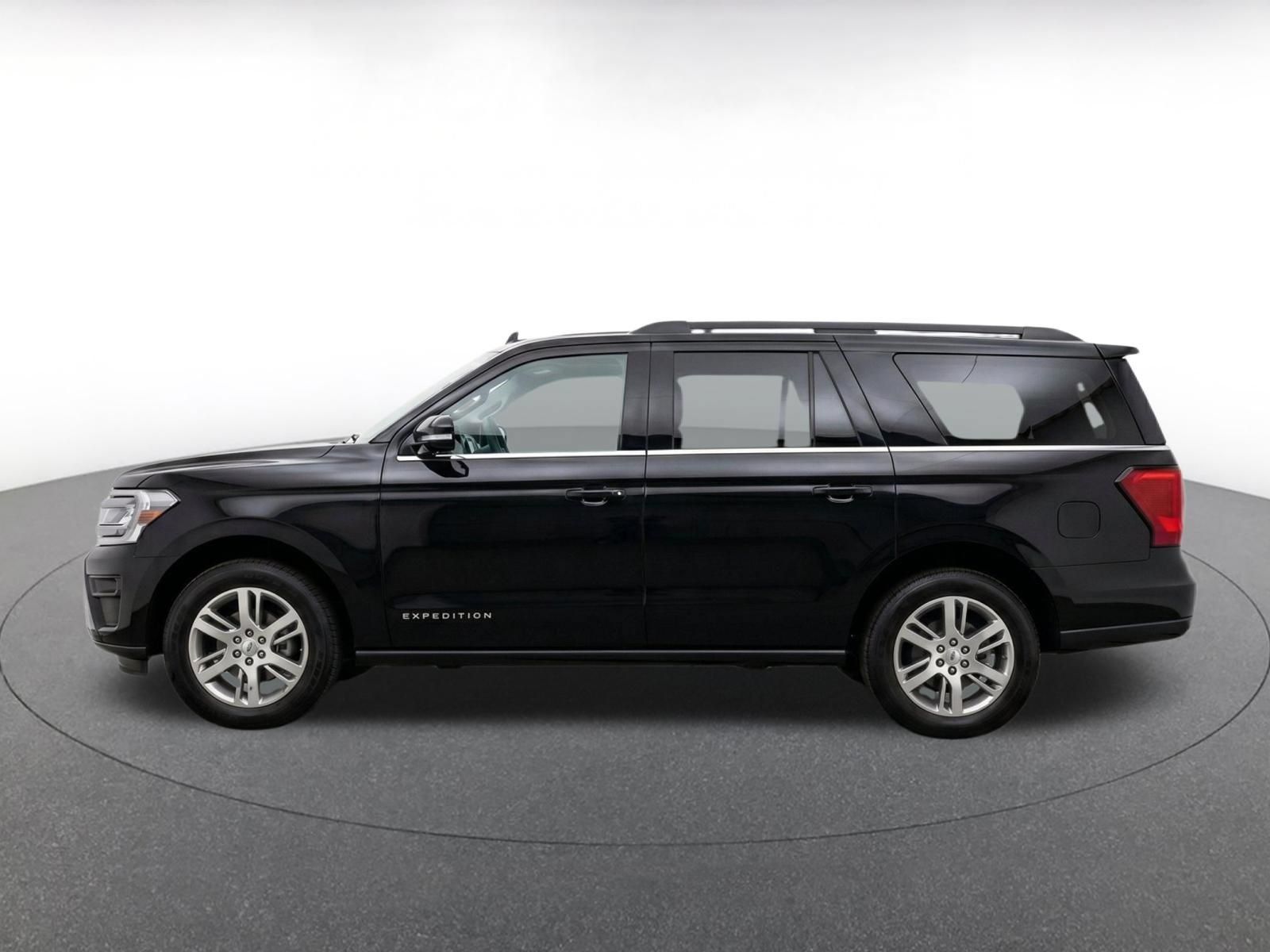 Used 2024 Ford Expedition Max Limited RWD image 4