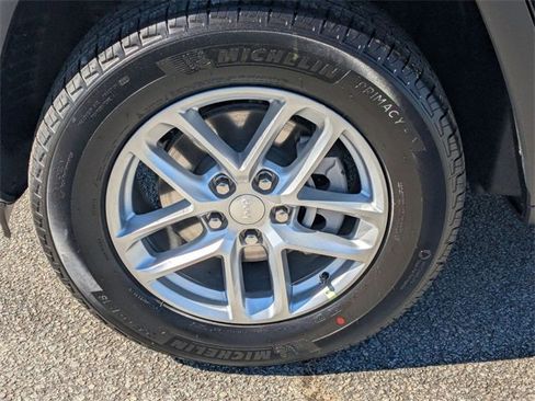 New 2025 Jeep Grand Cherokee Laredo image 13