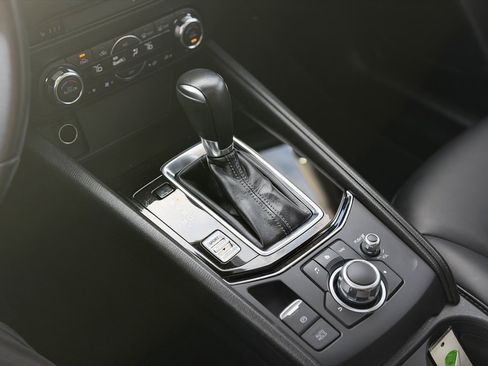 Used 2018 MAZDA CX-5 Touring w/ Preferred Equipment Package image 18