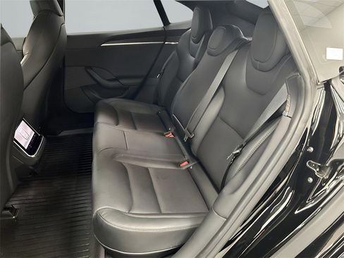 Used 2022 Tesla Model S image 10