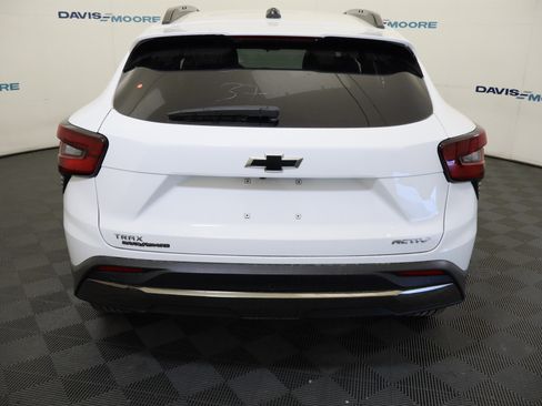 New 2026 Chevrolet Trax ACTIV w/ Sunroof Package FWD image 8