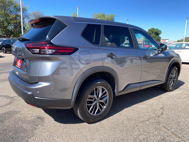Used 2024 Nissan Rogue S FWD image 5