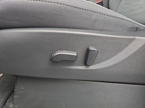 Used 2024 Nissan Frontier SV w/ Technology Package image 23