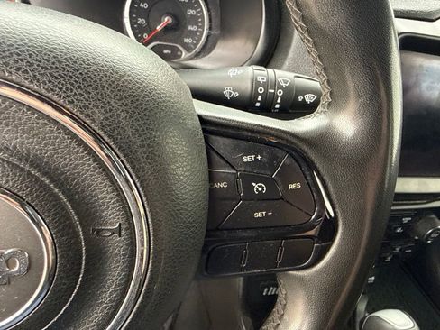 Used 2022 Jeep Renegade Altitude AWD/4WD image 15