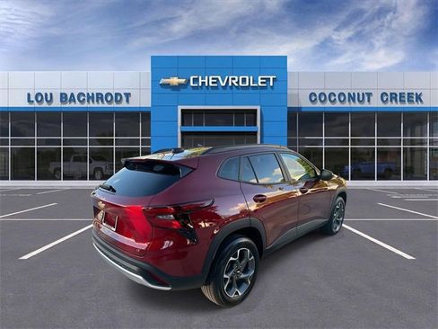 Used 2024 Chevrolet Trax LT image 8