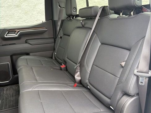Used 2023 Chevrolet Silverado 1500 LT w/ Leather Package AWD/4WD image 27