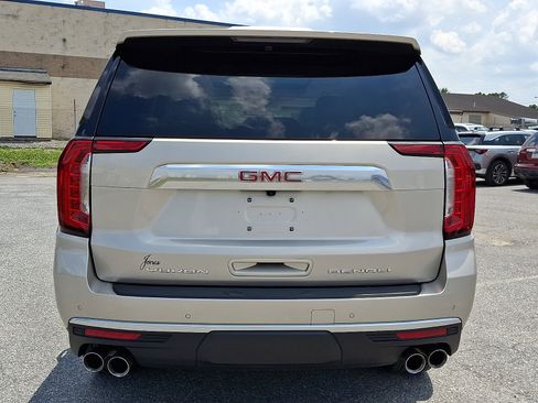 Used 2023 GMC Yukon Denali w/ LPO, Floor Liner Package AWD/4WD image 5