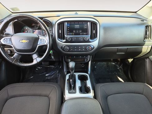 Used 2022 Chevrolet Colorado LT w/ LT Convenience Package image 10