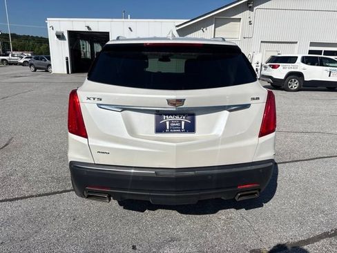Used 2019 Cadillac XT5 Luxury w/ Trailering Package AWD/4WD image 3