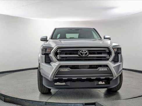 Used 2025 Toyota Tacoma SR5 RWD image 12