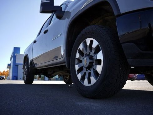 Used 2024 Chevrolet Silverado 2500 Custom w/ Custom Convenience Package image 14