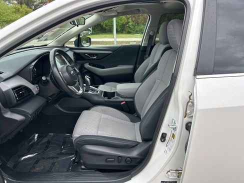 Used 2025 Subaru Outback Premium AWD/4WD image 15