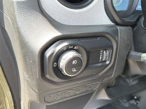 Used 2025 Jeep Gladiator Sport AWD/4WD image 25