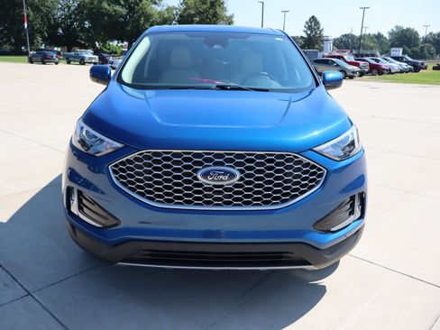 Used 2024 Ford Edge SEL w/ Convenience Package AWD/4WD image 2