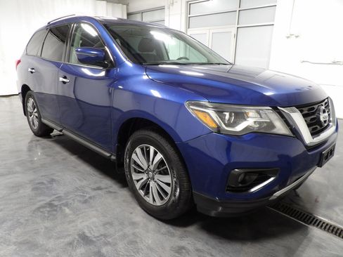 Used 2018 Nissan Pathfinder SV w/ Cargo Package image 2