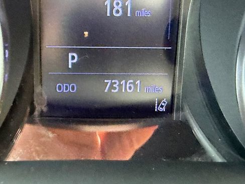 Used 2020 Toyota C-HR XLE FWD image 28