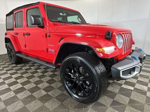 Used 2023 Jeep Wrangler Unlimited Sahara w/ Cold Weather Group AWD/4WD image 2