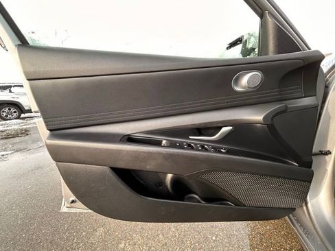 Used 2024 Hyundai Elantra SEL image 29