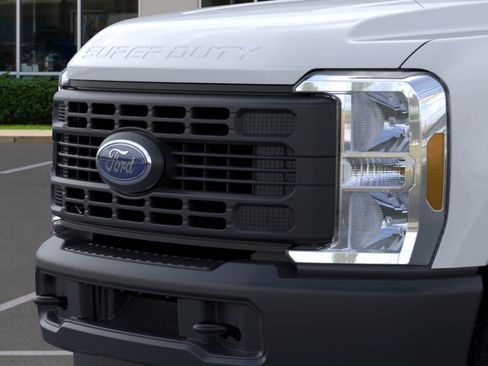 New 2025 Ford F250 XL w/ XL Driver Assist Package AWD/4WD image 17
