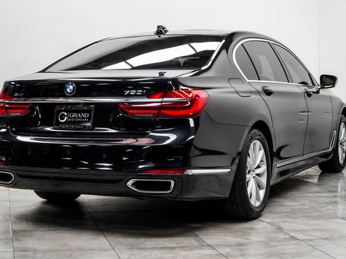 Used 2019 BMW 750i xDrive w/ Executive Package image 13