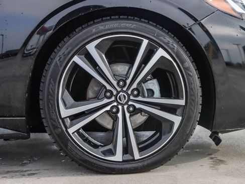 Used 2023 Nissan Sentra SR w/ SR Premium Package image 11