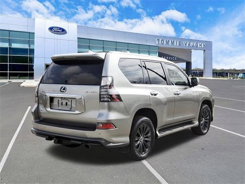 Used 2023 Lexus GX 460 Premium image 5
