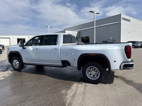 New 2026 GMC Sierra 3500 Denali w/ Denali Reserve Package image 9