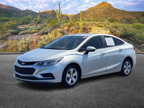 Used 2018 Chevrolet Cruze LS image 9
