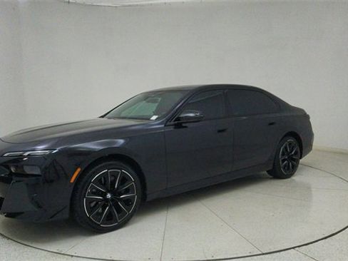 Used 2024 BMW 740i w/ Premium Package image 72