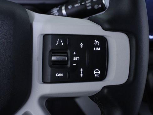 Used 2025 Land Rover Defender 110 S image 23