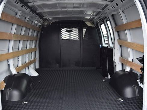 Used 2024 GMC Savana 2500 w/ Driver Convenience Package image 7