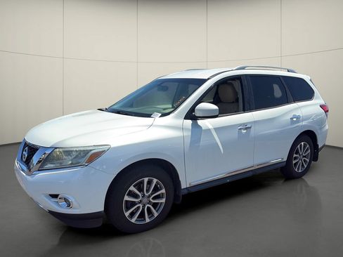 Used 2015 Nissan Pathfinder SL w/ Cargo Package FWD image 3