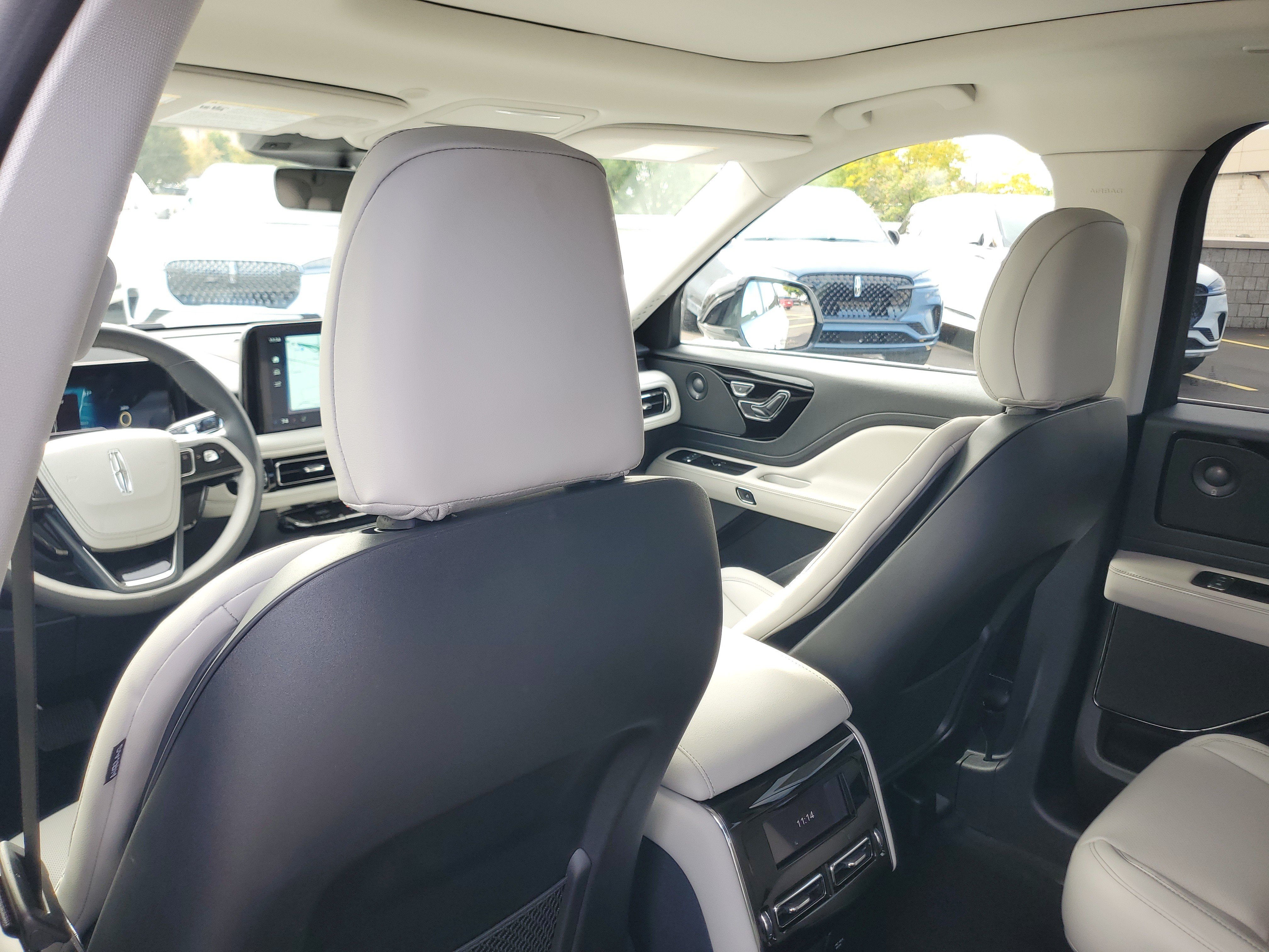 New 2026 Lincoln Aviator AWD image 24