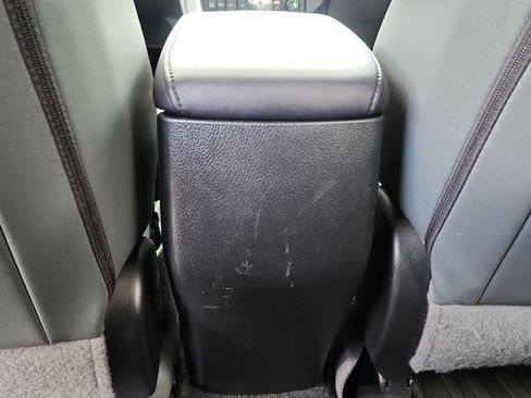 Used 2013 Toyota RAV4 Limited FWD image 30