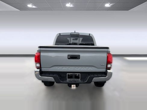 Used 2019 Toyota Tacoma TRD Off-Road RWD image 10