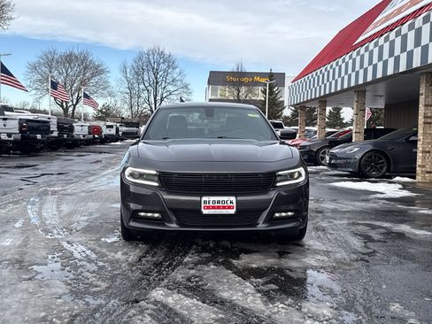 Used 2018 Dodge Charger GT image 2