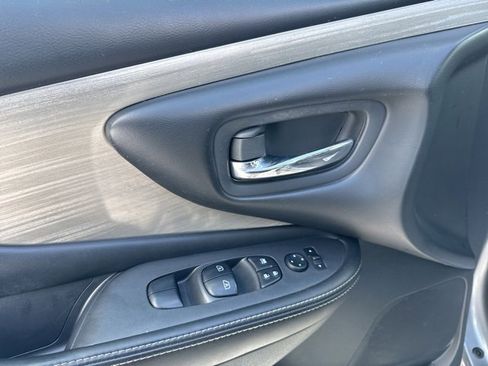 Used 2017 Nissan Murano SV image 15