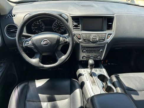 Used 2020 Nissan Pathfinder SL image 18